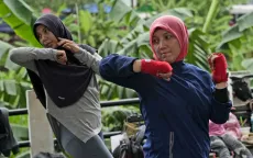 Phụ nữ Indonesia học võ để chống lại bạo lực giới