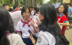 Học sinh Hà Nội ở một số trường công lập tựu trường sớm