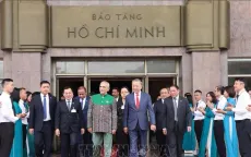 Chủ tịch nước Tô Lâm và Tổng thống Timor-Leste thăm Bảo tàng Hồ Chí Minh