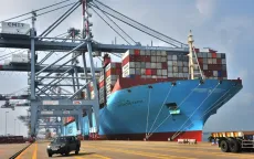 Hàng container qua cảng biển tăng mạnh