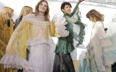 Phối đồ phong cách "bánh bèo" xinh đẹp cùng thiết kế bèo nhún