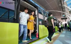 Hơn 14.000 khách đi metro Nhổn - Ga Hà Nội trong ngày đầu vận hành