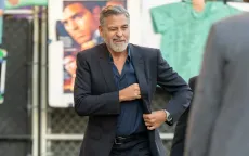George Clooney tự đấu giá chính mình