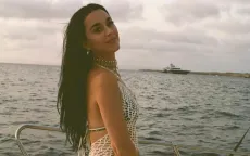 Ca sĩ Katy Perry bị điều tra vì gây hư hại môi trường