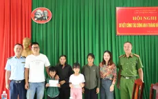 Đắk Lắk trao học bổng cho học sinh giỏi có hoàn cảnh đặc biệt