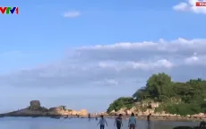 Nha Trang ngăn chặn du khách giẫm đạp san hô