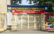 Trường học ở Đông Anh xin lỗi học sinh sau quyết định "dừng đào tạo" nóng vội
