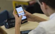 Hàn Quốc duy trì cấm điện thoại di động trong trường học