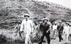 Học Bác “nói đi đôi với làm”