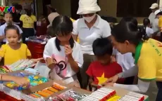 Những gian hàng đặc biệt dành cho học sinh khó khăn