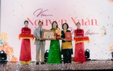 Hoạt động gội đầu hiếu nghĩa của Nguyên Xuân được xác lập kỷ lục Việt Nam