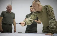 Giữa lúc chiến sự nóng bỏng, Tổng thống Ukraine bất ngờ đến tiến tuyến gần biên giới Nga