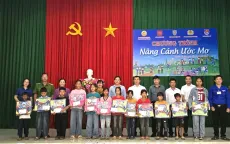 Nâng cánh ước mơ cho học sinh nghèo vùng biên ở Đắk Lắk