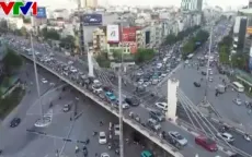 Phương tiện giao thông đổ ra các cửa ngõ Hà Nội, TP Hồ Chí Minh trước nghỉ lễ 2/9