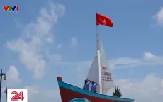 Rực rỡ màu cờ Tổ quốc ở đất mũi Cà Mau