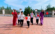 Quảng Ninh: Xúc động lễ khai giảng của 8 học sinh đảo Trần