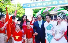Thủ tướng Phạm Minh Chính dự Lễ khai giảng tại Trường PTCS Nguyễn Đình Chiểu