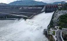 Điều tiết công suất phát điện của nhà máy thuỷ điện Hòa Bình để giảm lũ cho hệ thống sông Hồng