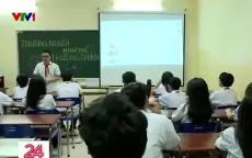 Dạy trẻ nhỏ bài học sẻ chia từ việc quyên góp từ thiện