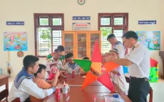 Hàng nghìn phần quà trung thu cho con em cán bộ, chiến sĩ Hải quân