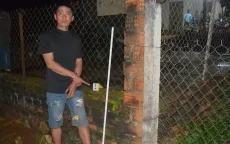 Mâu thuẫn lúc uống rượu, hát karaoke, dùng dao cắt cổ bạn nhậu