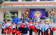 Từ đất liền đến hải đảo: Trung thu lan tỏa khắp Khánh Hòa