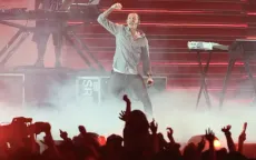 Giọng ca chính của Linkin Park đã chiến đấu từng giờ với nghiện ngập trước khi tự tử