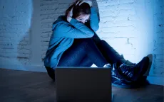 AI có thể trầm trọng hóa vấn nạn bắt nạt trực tuyến