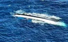 Hai tàu chở người di cư bị đắm, ít nhất 45 người thiệt mạng