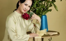 NSND Lan Hương hóa thân làm phụ nữ trong tranh