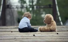 Báo động tình trạng trẻ em dưới mức nghèo đói tại Anh
