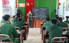 Lớp học tiếng Mông của Bộ đội Biên phòng Nghệ An