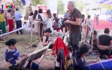 Đồng bào KonTum ứng dụng chuyển đổi số trong làm du lịch