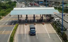 Từ ngày 13/10, dừng miễn phí xe chở hàng cứu trợ bão lũ qua trạm thu phí