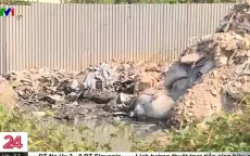 Tái diễn tình trạng đổ trộm chất thải công nghiệp ở Đông Anh