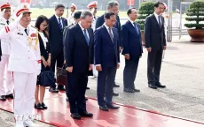 Thủ tướng Trung Quốc Lý Cường vào Lăng viếng Chủ tịch Hồ Chí Minh