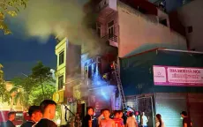 Giải cứu 4 người mắc kẹt trong đám cháy nhà ở Bắc Ninh