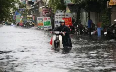 Triều cường làm đảo lộn cuộc sống người dân TP Hồ Chí Minh
