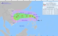 Bão Trami giật cấp 11, di chuyển hướng vào Biển Đông