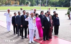 Chủ tịch Hạ viện Malaysia vào Lăng viếng Chủ tịch Hồ Chí Minh và thăm Văn Miếu - Quốc Tử Giám