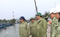 Quảng Ngãi kiểm tra công tác di dời, vận động người dân đến nơi an toàn