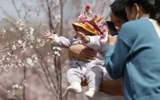 Trung Quốc khuyến khích người dân sinh con