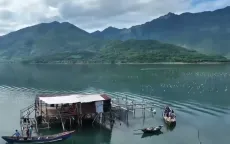 Khám phá vẻ đẹp của Vịnh Lăng Cô vào buổi sáng