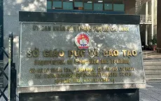 Tin nhắn yêu cầu các trường ‘bắt và kiểm điểm’ giáo viên dạy thêm là giả mạo