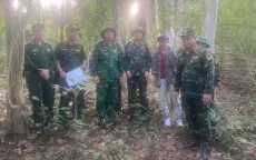 Bộ đội vượt rừng tìm máy bay Yak-130, treo thưởng 10 triệu đồng cho người tìm được