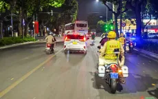 Cảnh sát giao thông Hà Nội hóa trang, xuyên đêm ngăn chặn, bắt giữ ''quái xế''
