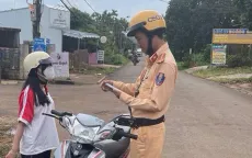 Đắk Lắk: Hơn 1.000 học sinh vi phạm giao thông nhận giấy thông báo ở trường