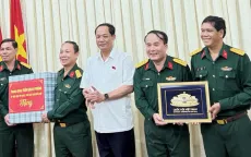 Phó Chủ tịch Quốc hội Trần Quang Phương thăm Bộ CHQS tỉnh Đắk Lắk
