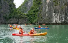 Dừng hoạt động dịch vụ chèo thuyền kayak ở đảo Cát Bà