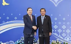 Chủ tịch Quốc hội Trần Thanh Mẫn và các Trưởng đoàn chào xã giao lãnh đạo Campuchia